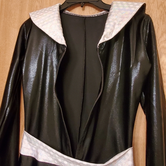 One-piece black costume - Picture 10 of 13